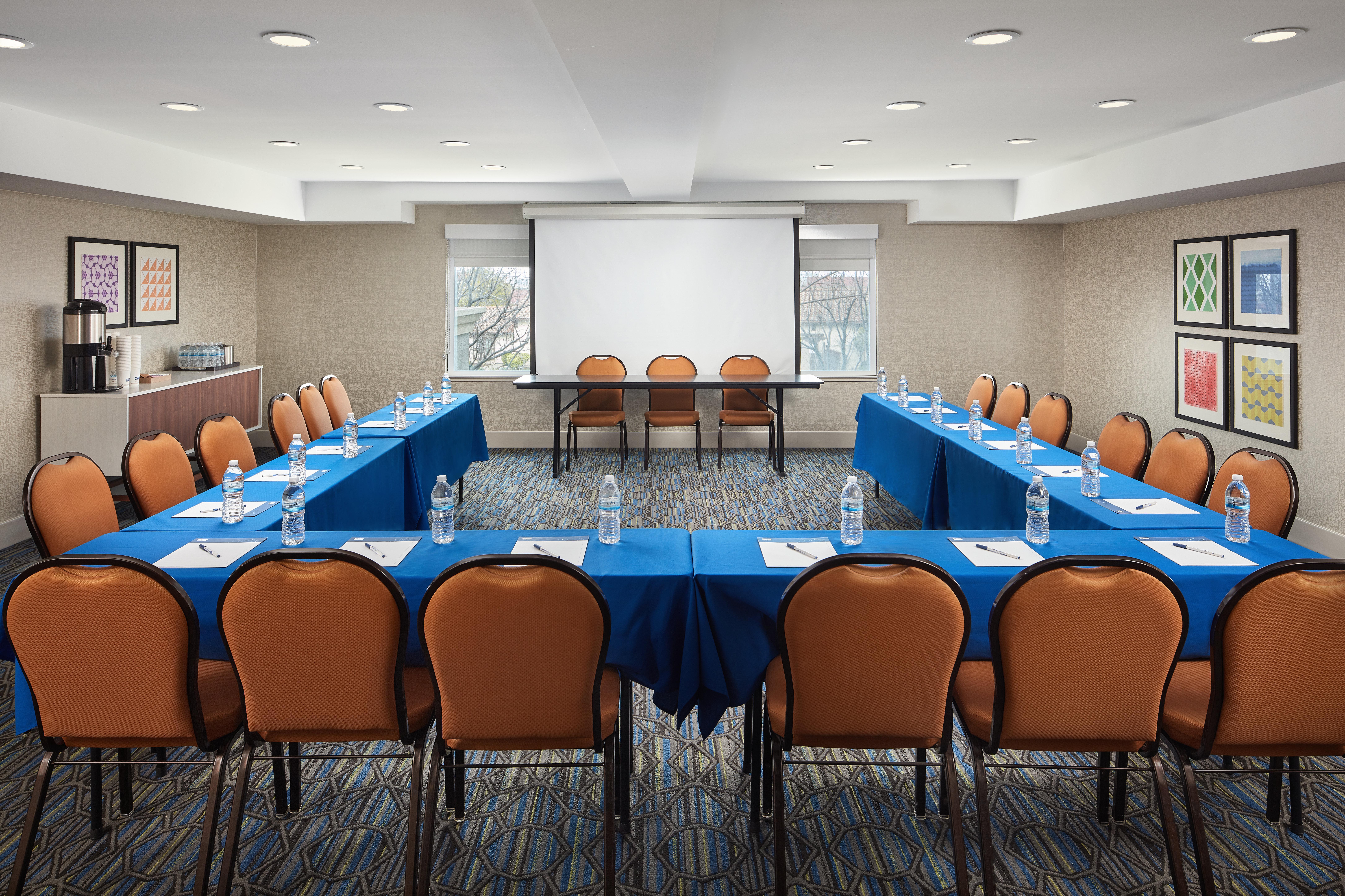Holiday Inn Express Hotel & Suites Belmont By Ihg Luaran gambar