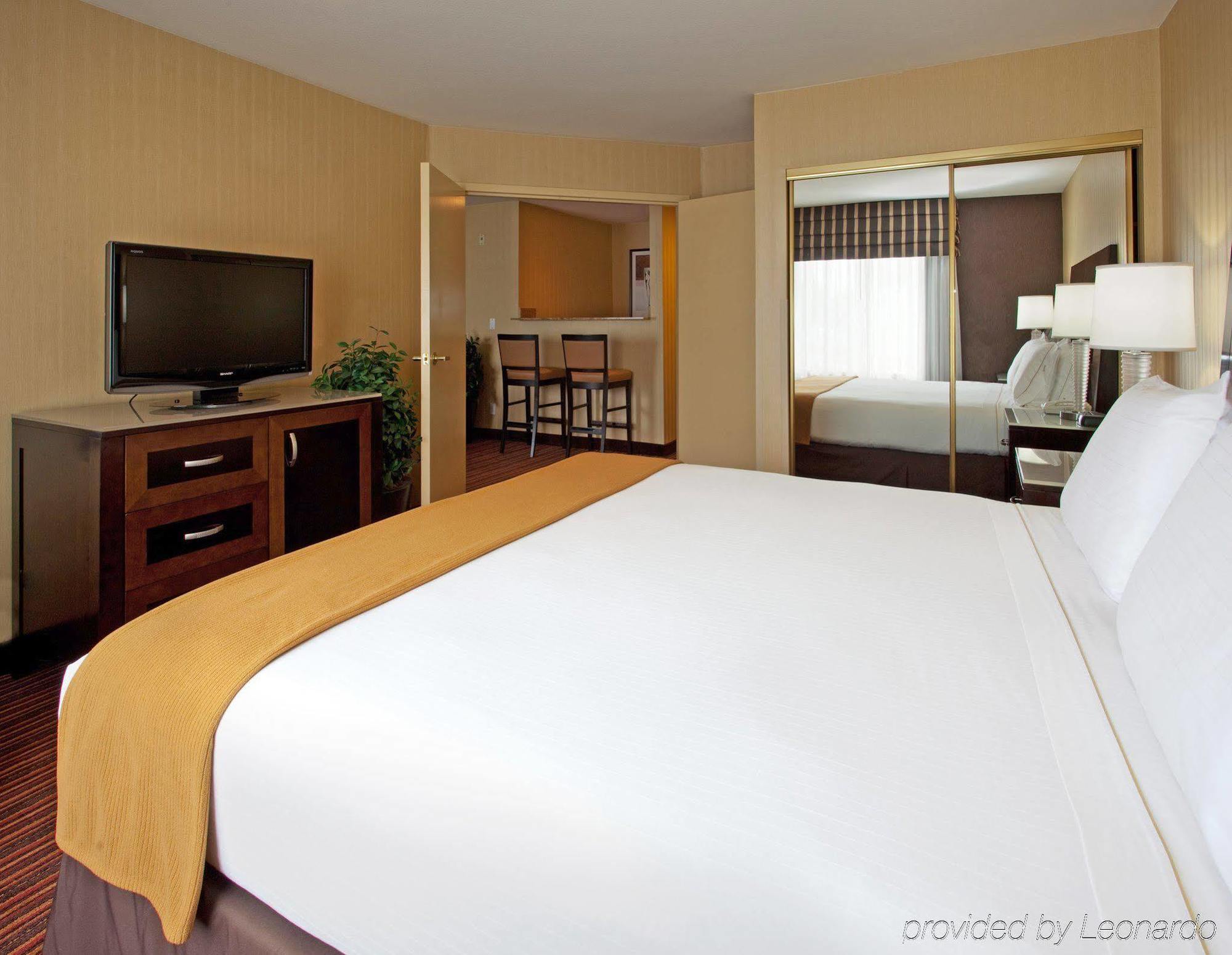 Holiday Inn Express Hotel & Suites Belmont By Ihg Luaran gambar