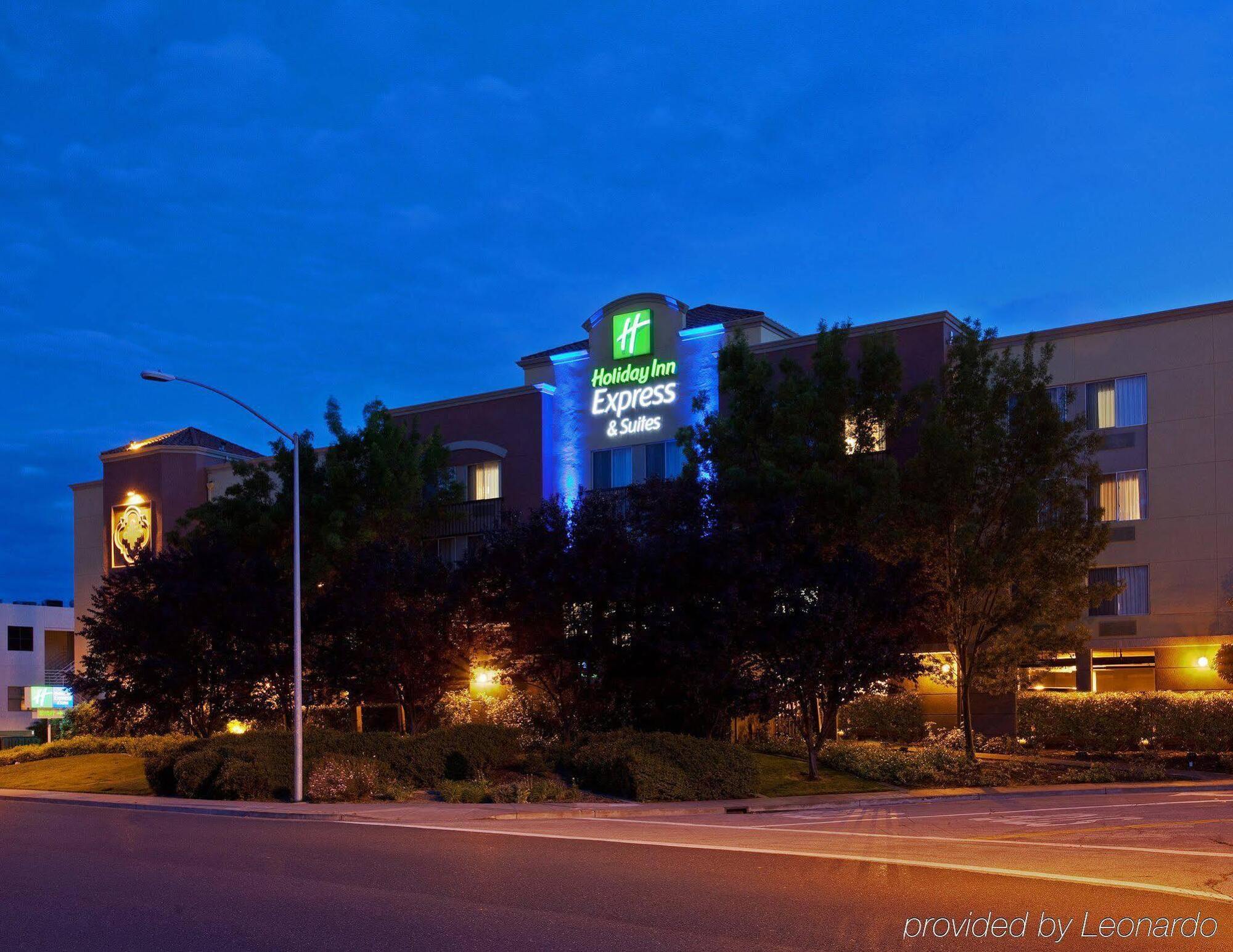 Holiday Inn Express Hotel & Suites Belmont By Ihg Luaran gambar
