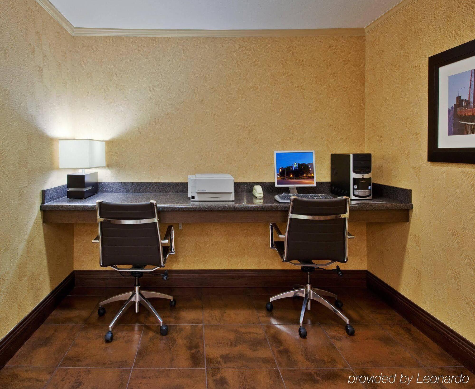 Holiday Inn Express Hotel & Suites Belmont By Ihg Luaran gambar